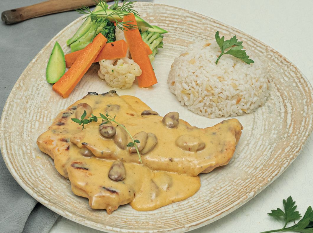 CHICKEN WITH ALMOND SAUCE
