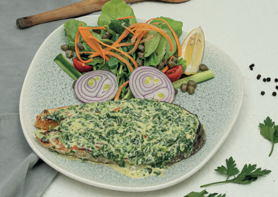SALMON WITH SPINACH SAUCE