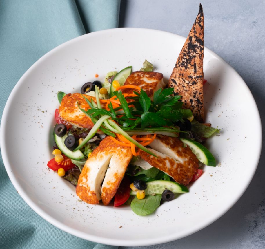 HALLAOUMI SALAD
